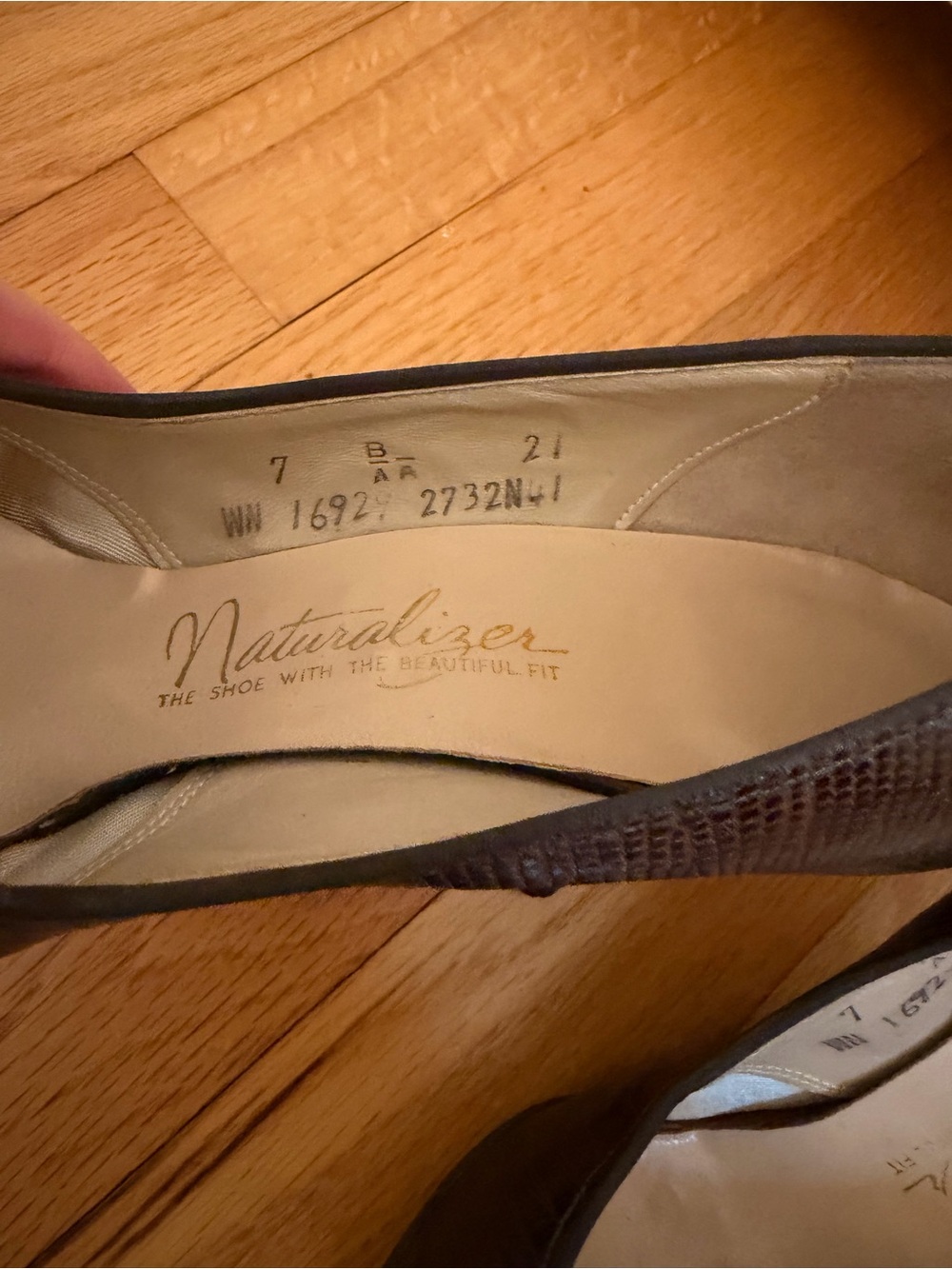 Naturalizer Authentic Alligator Skim Pumps Size 7 Vintage - Picture 2 of 5
